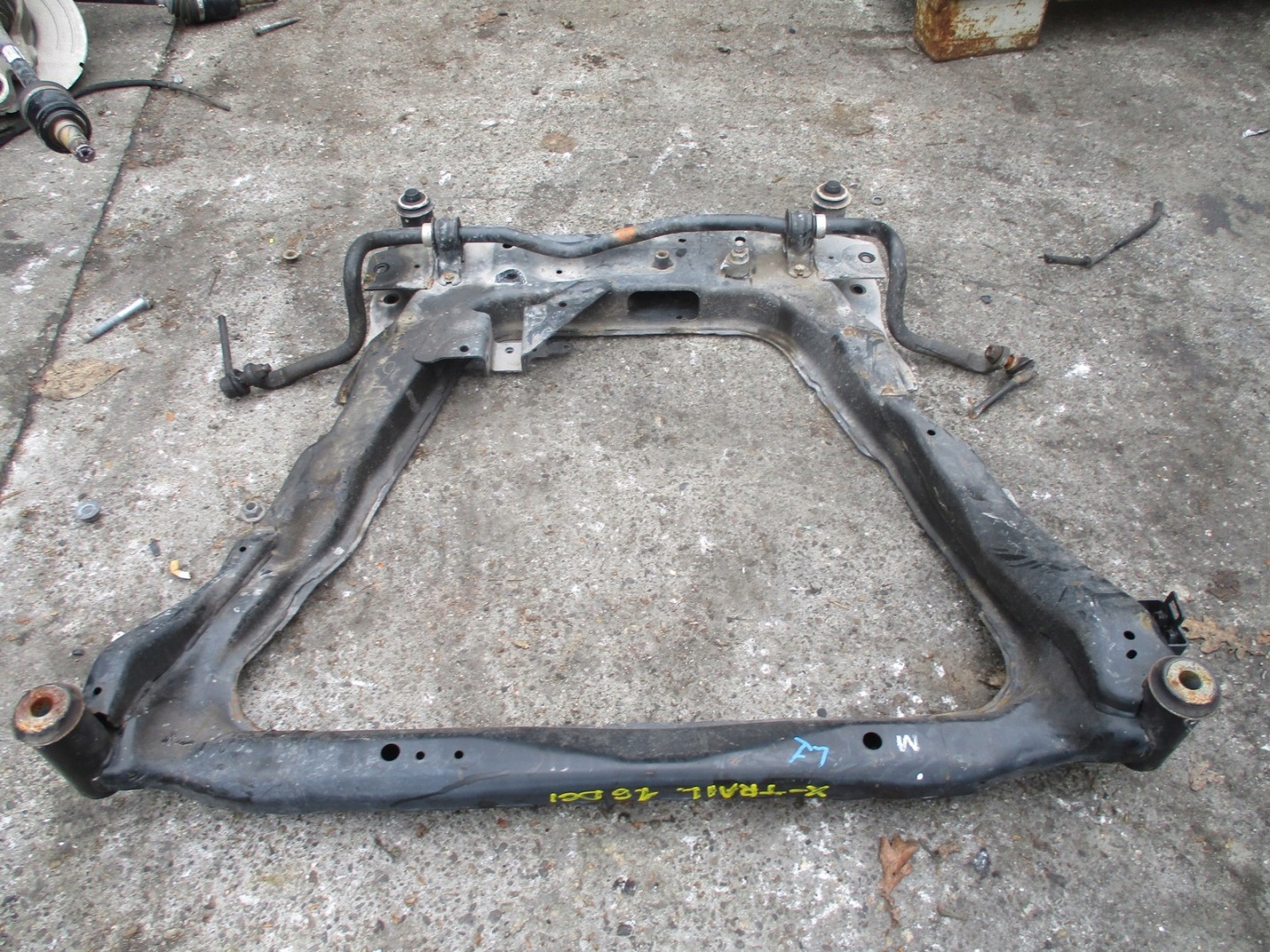 axle beam subframe axle beam NISSAN X TRAIL 1,6DCI