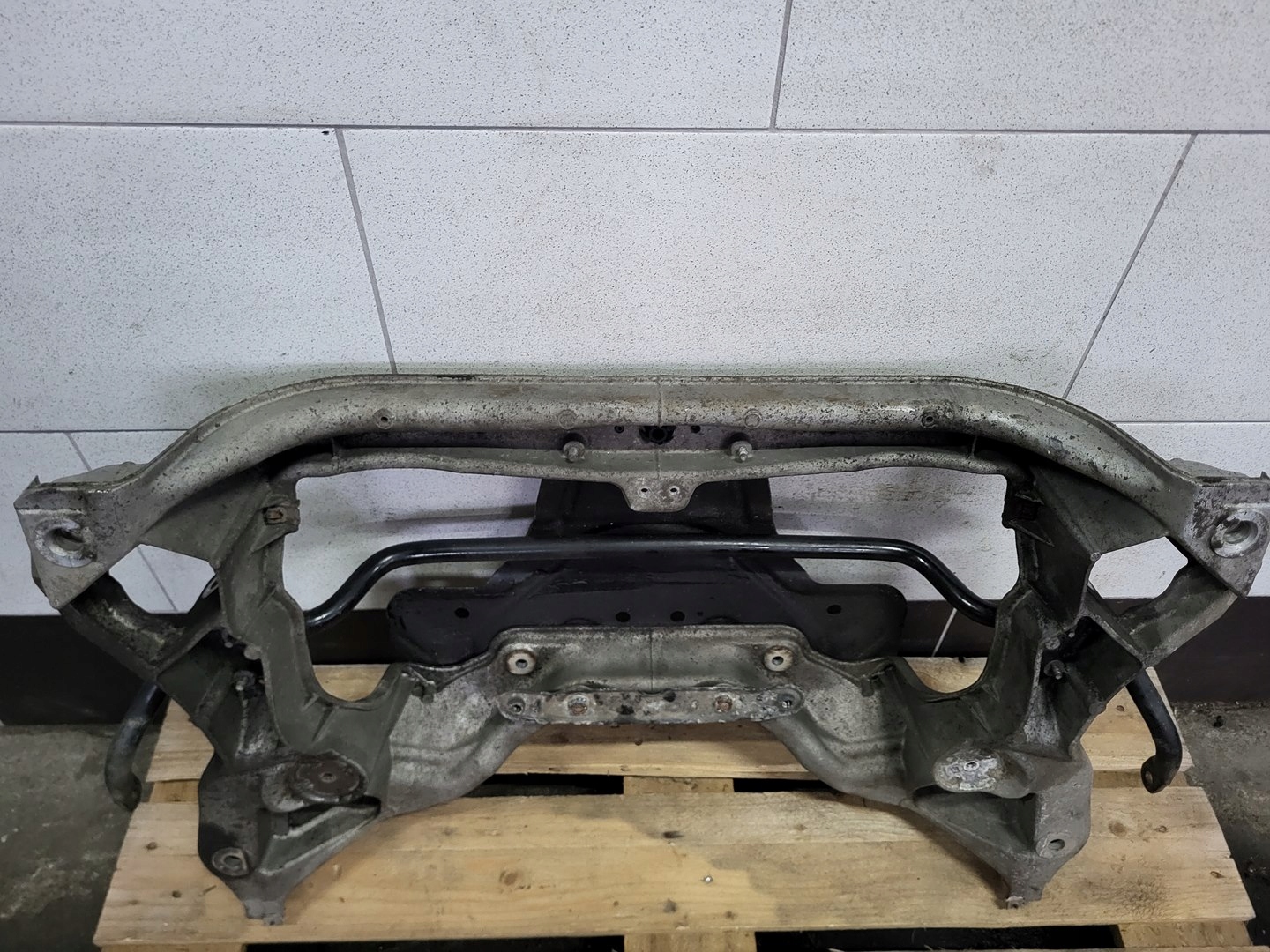MERCEDES CLK A209 W209 C209 axle beam subframe axle beam sider RAMA bar front