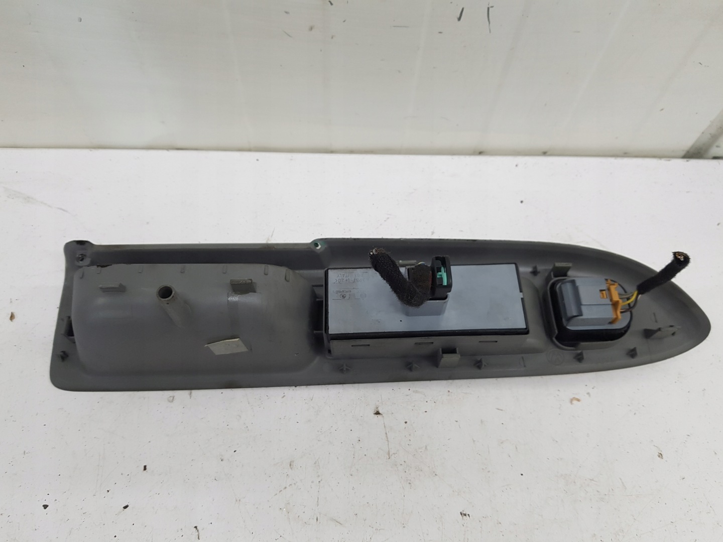 control panel of the window driver´s VOLKSWAGEN GOLF 5 plus 1K4959857 5M1867371B