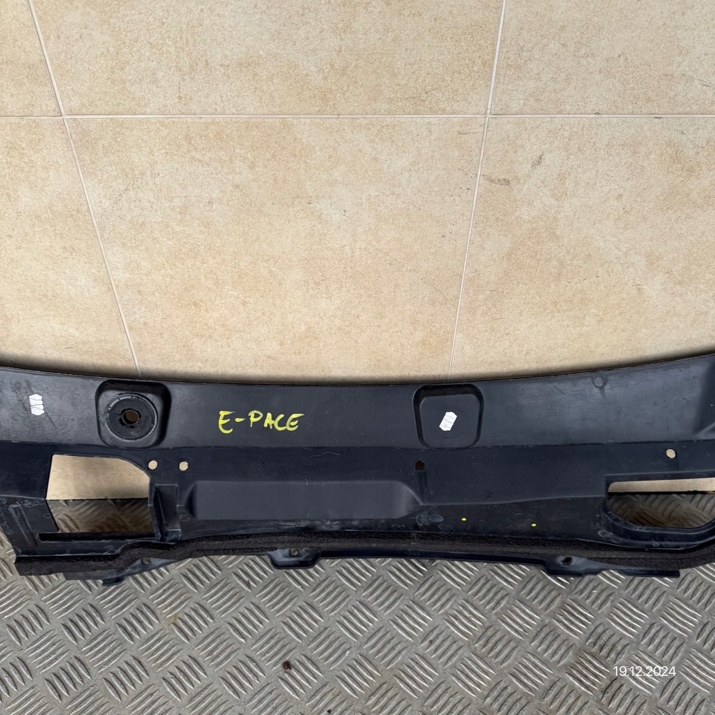 Grille égouttage Complets JAGUAR E-PACE J9C3-4105-AE