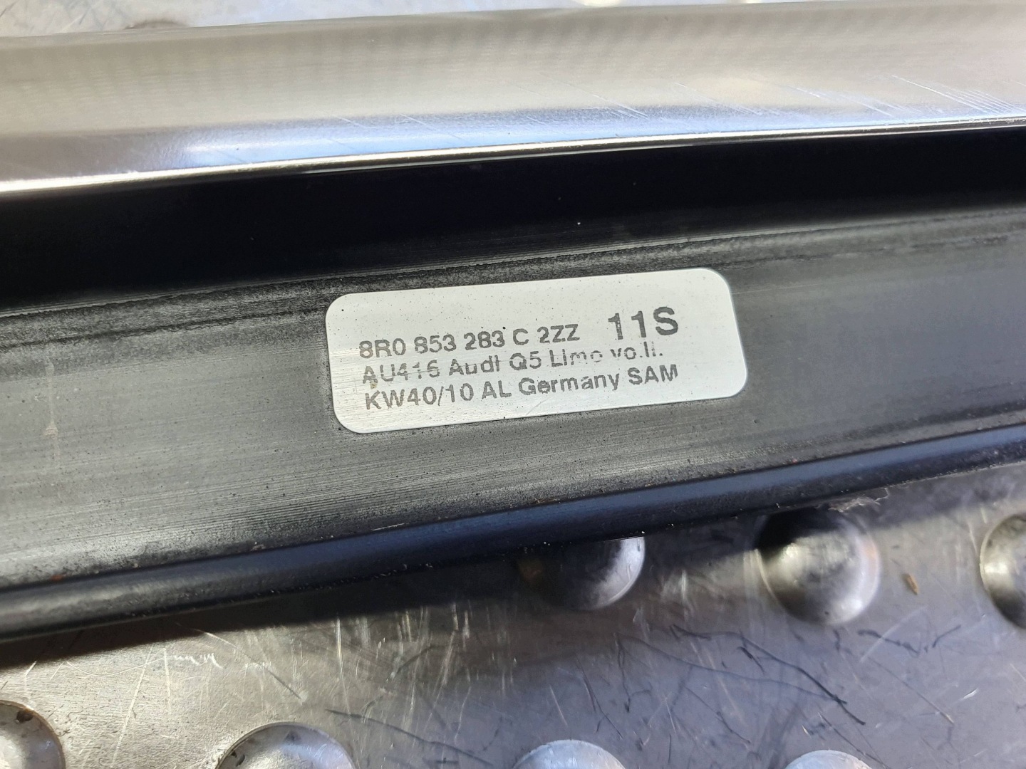 moulding dust door CHROM left front 8R0853283C AUDI Q5 8R