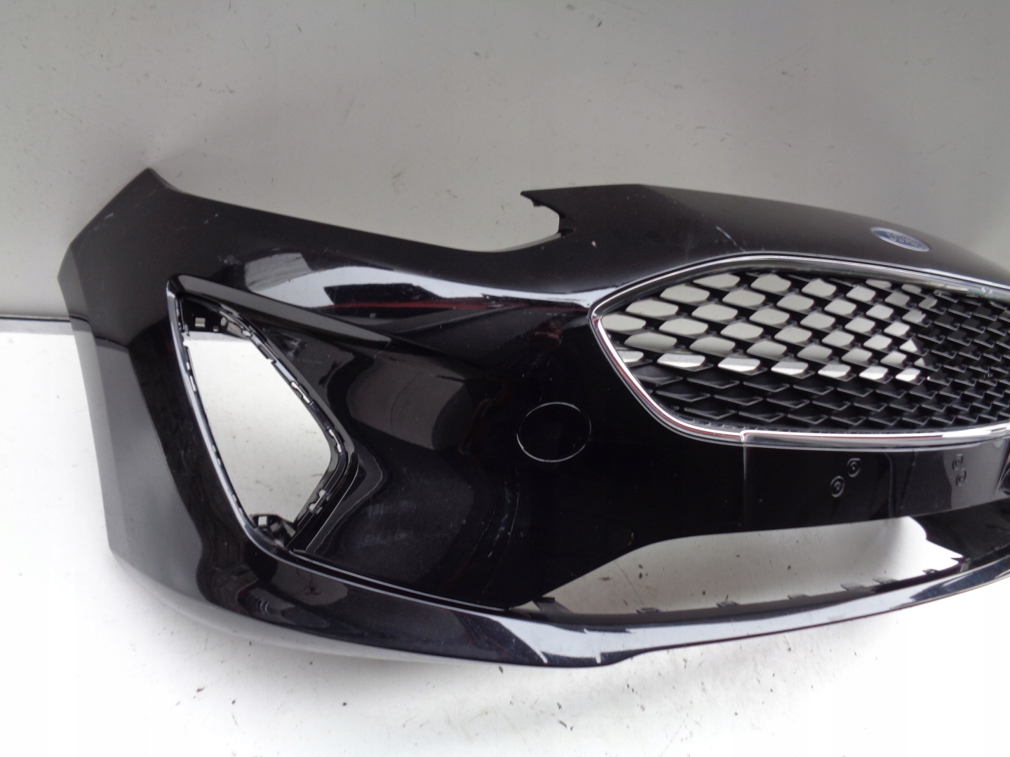 Frontstoßstange FORD FIESTA MK8 17- NR 37178