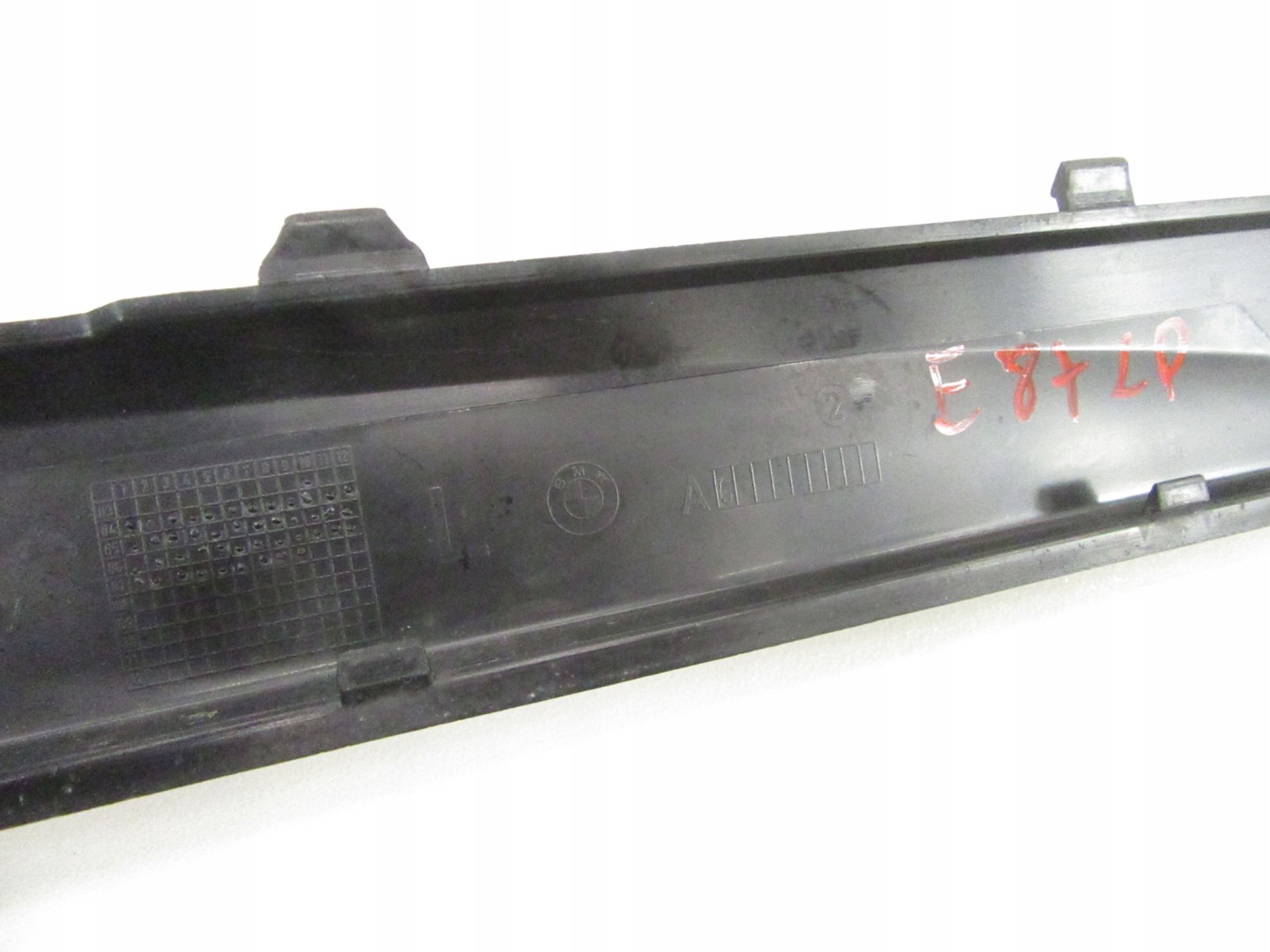 cover moulding cap of the threshold left front BMW e87