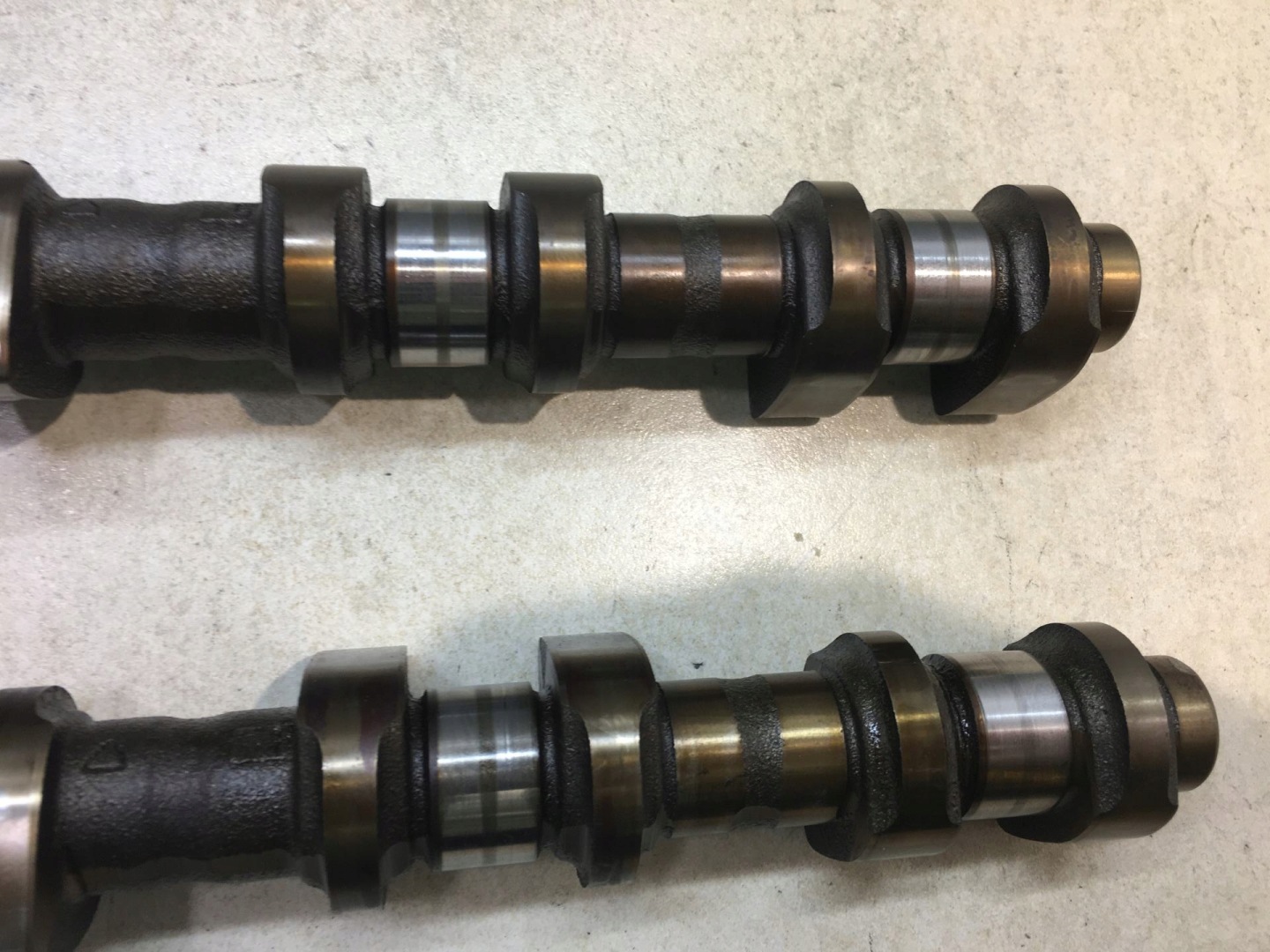 Arbre à cames OPEL ASTRA H 1.6 16V 90400263