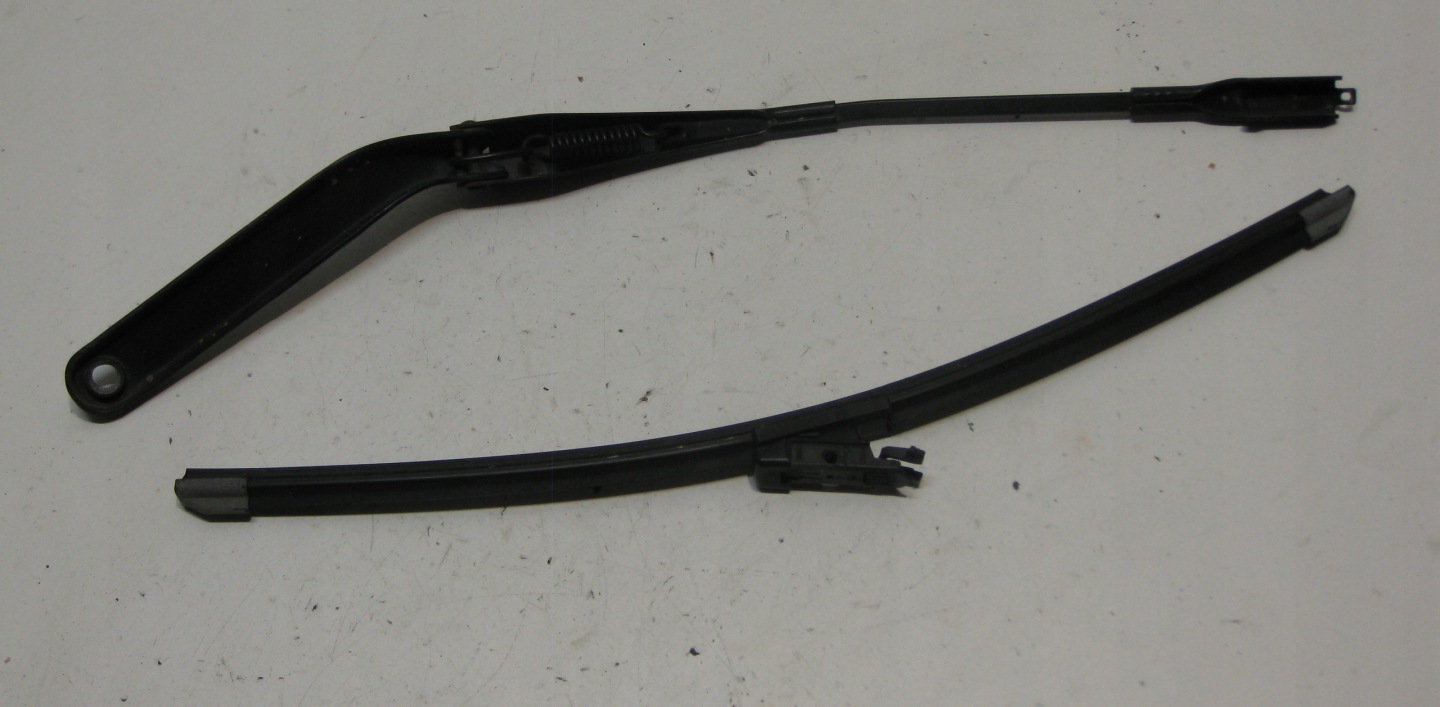 BMW E87 5D 07R wiper arm left front 7169971