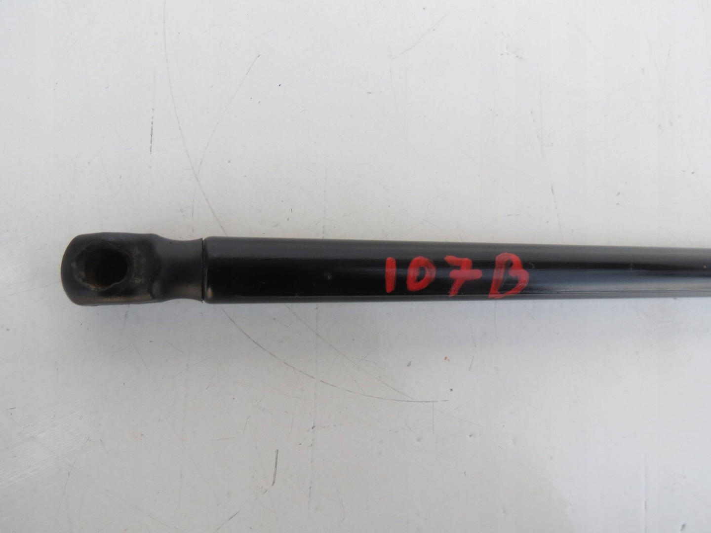damper bonnets PRZEDNIEJ PORSCHE CAYENNE 4.8 V8 7L5823359