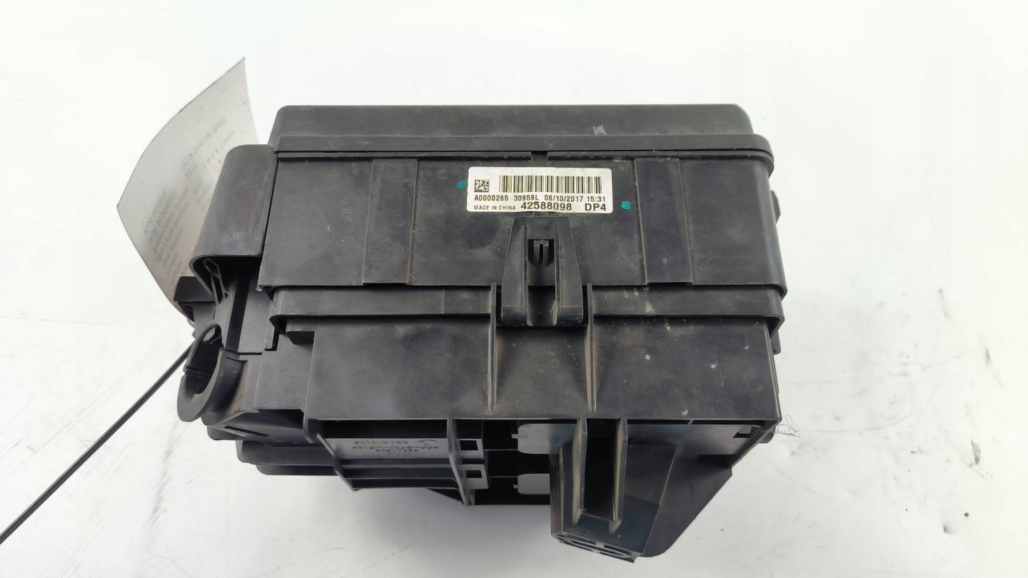 kutija osigurača 42588098 OPEL MOKKA X