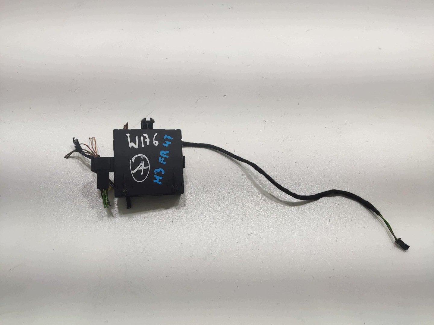 module door left front MERCEDES A-KLASA W176 2012-2015 A1669005505