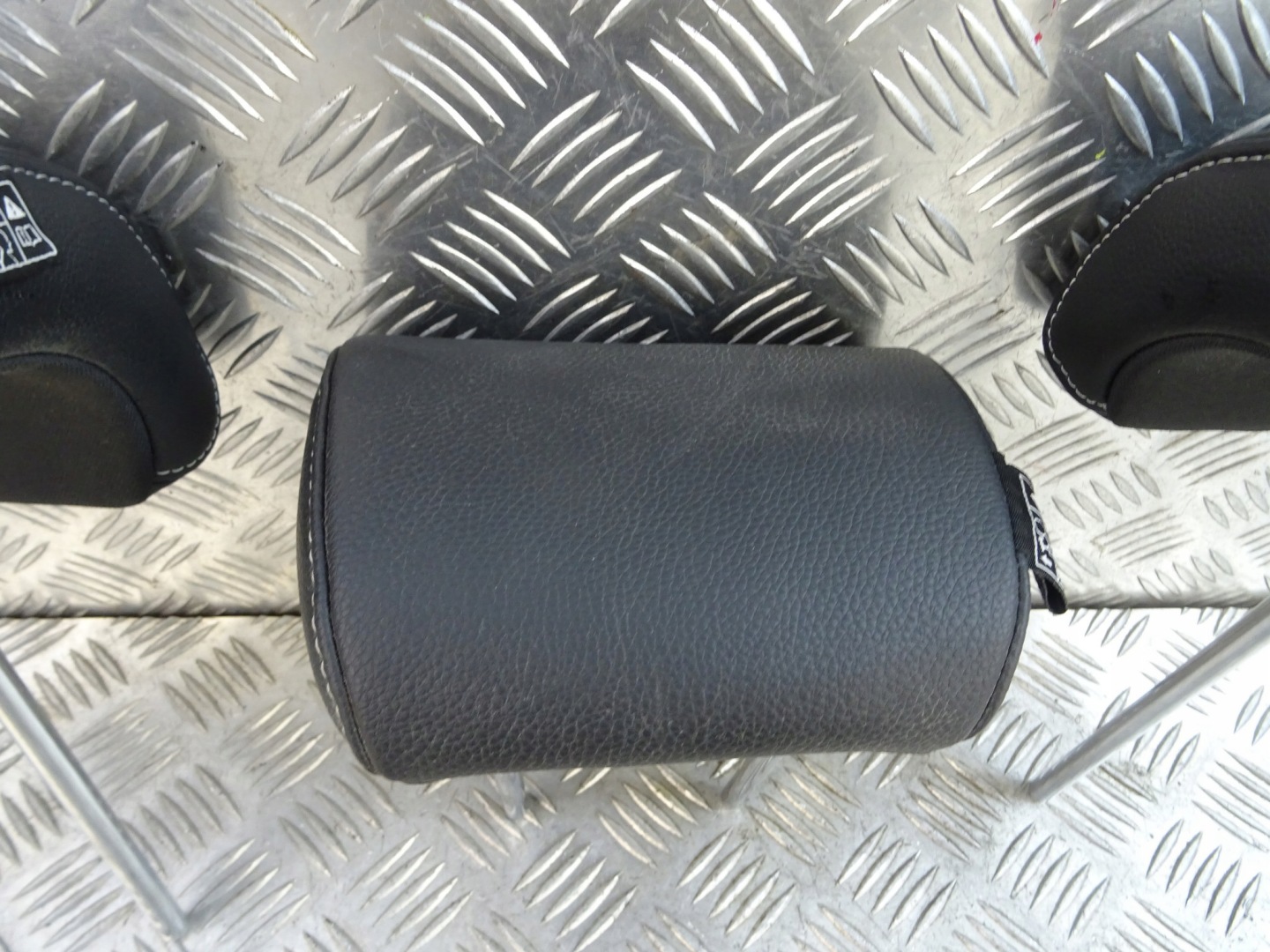 KIA STONIC LIFT opěrky záď KOMPLET