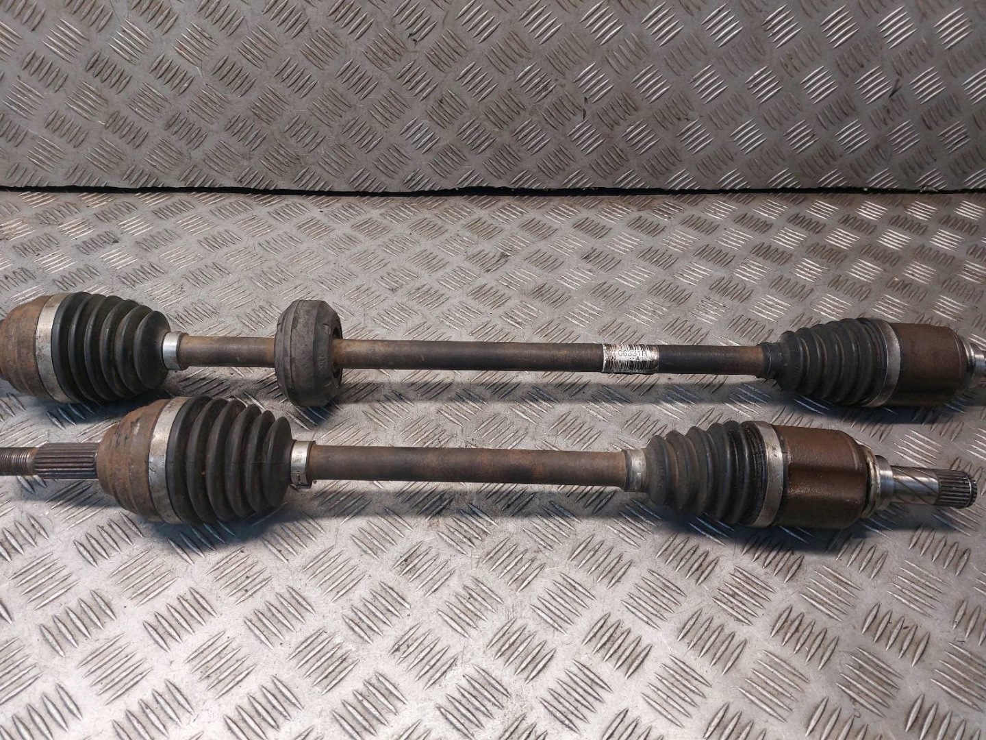 semi-axis left front + right front 5B DACIA SANDERO and 1.5 DCI 391006331R