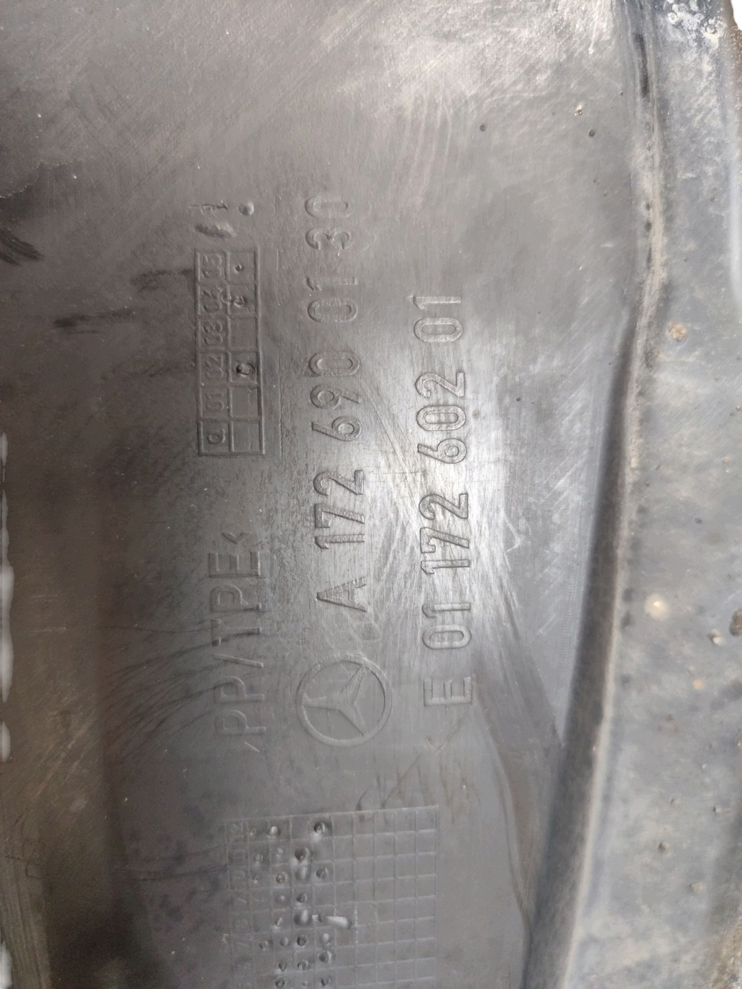 mudguard right front front complete MERCEDES SLK R172 A1726900130