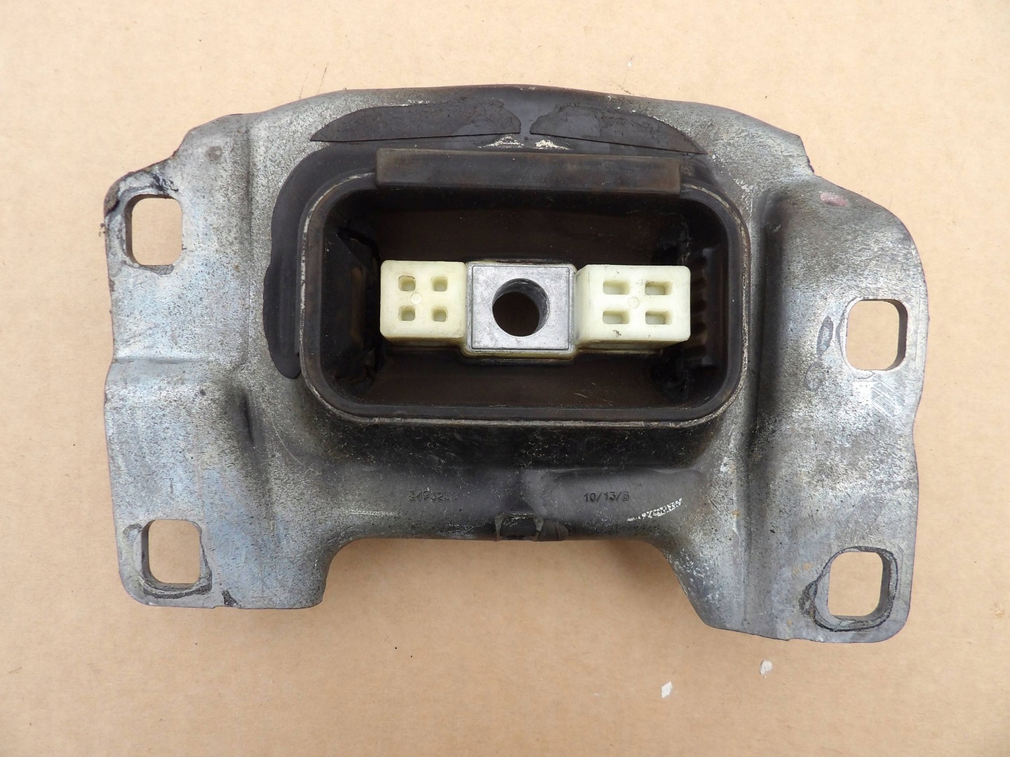 Ford Kuga MK2 1.6 EB 2013 Halter / Halter Getriebe getriebe