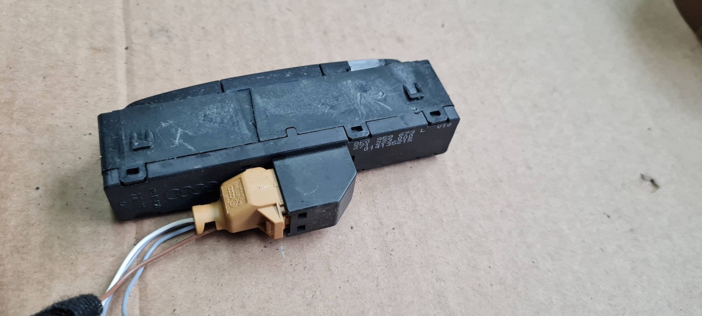 Q5 8R SQ5 LIFT button switch OFF PANEL A4 B8 A5 8T LIFT