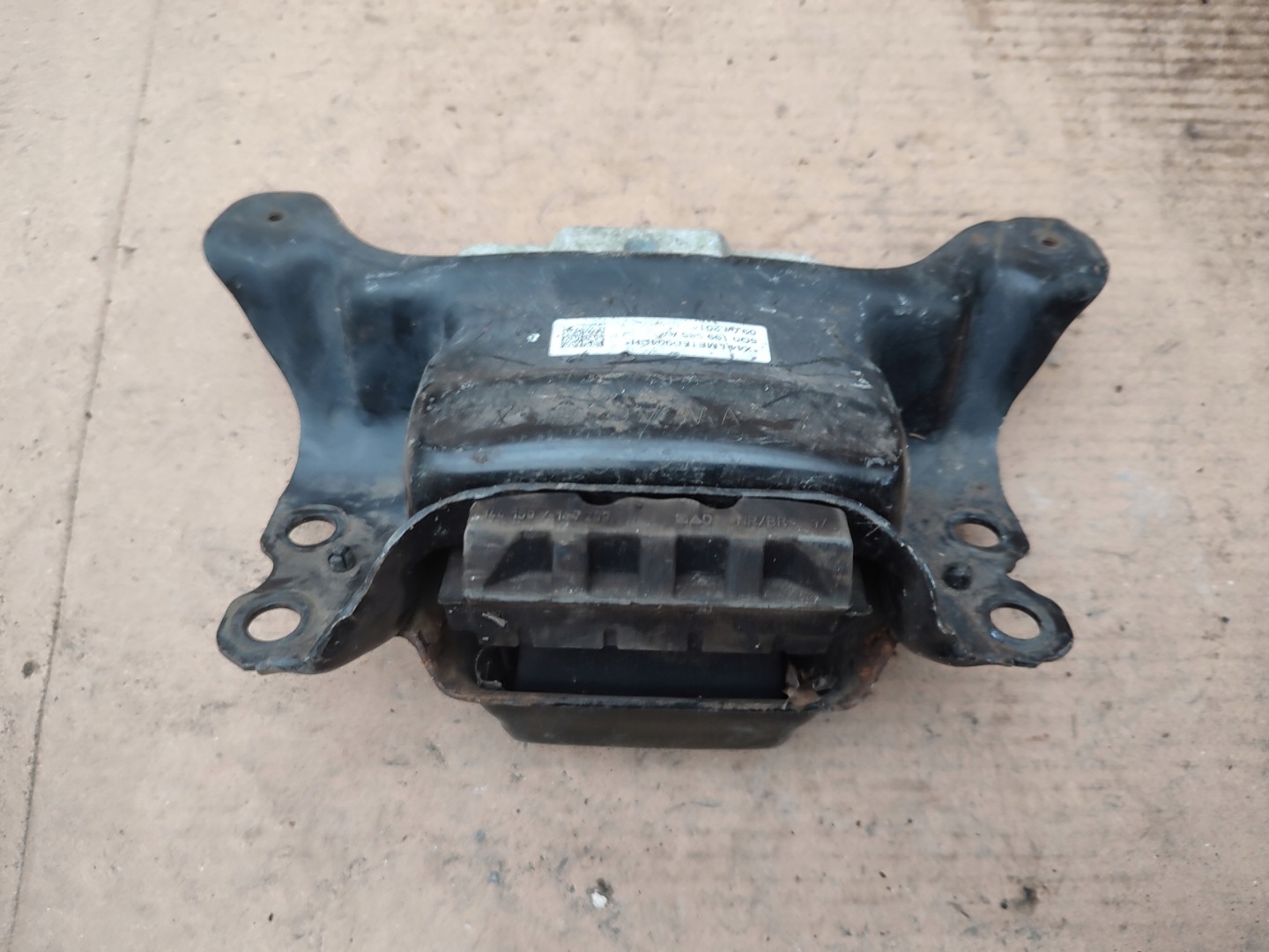 holder engine mount VOLKSWAGEN VW AUDI 5Q0199555AA