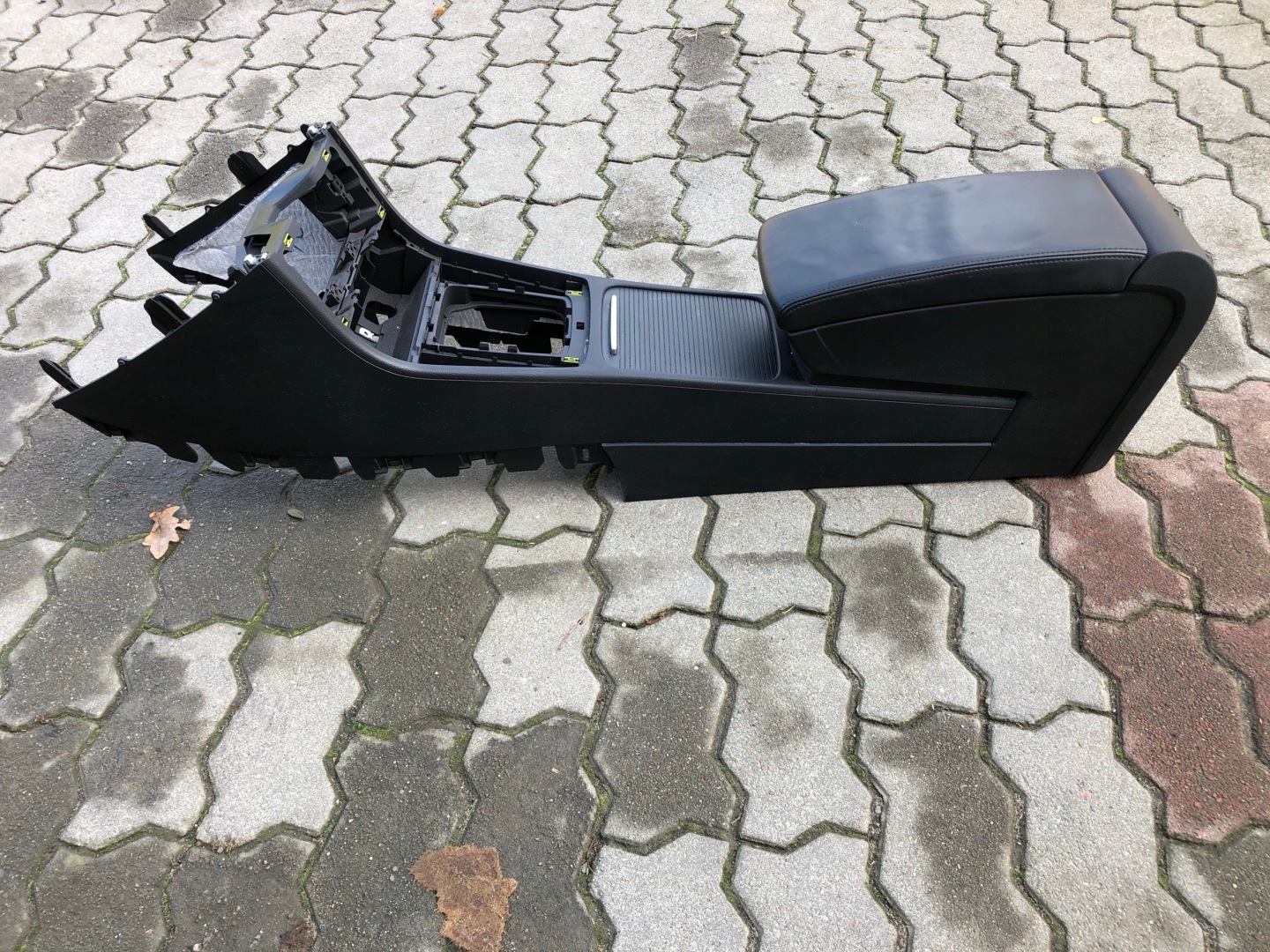 PASSAT CC TUNEL mitte Leder GRZANA Sitz