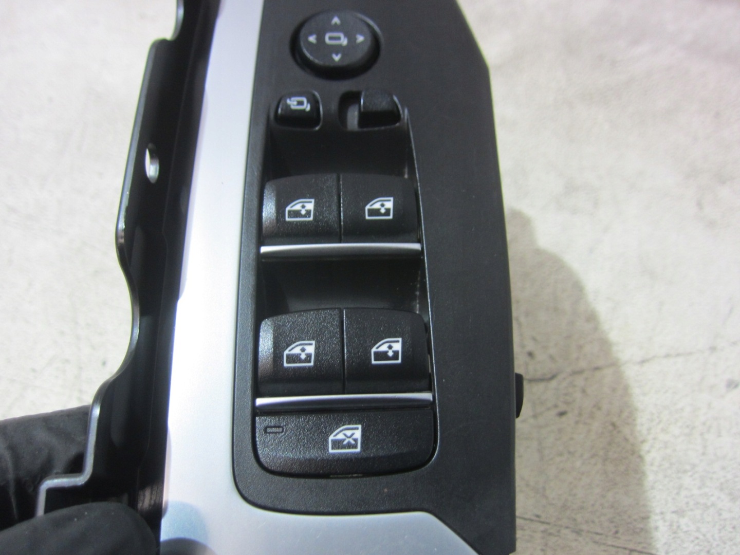 BMW X3 G01 G30 G31 window control switch control panel 61316832729 7419359