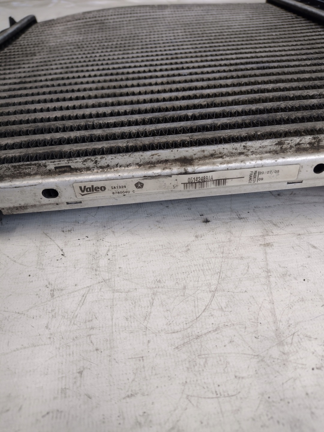 Intercooler Chrysler Voyager IV 2,8 CRD 150 KM 05142489AA
