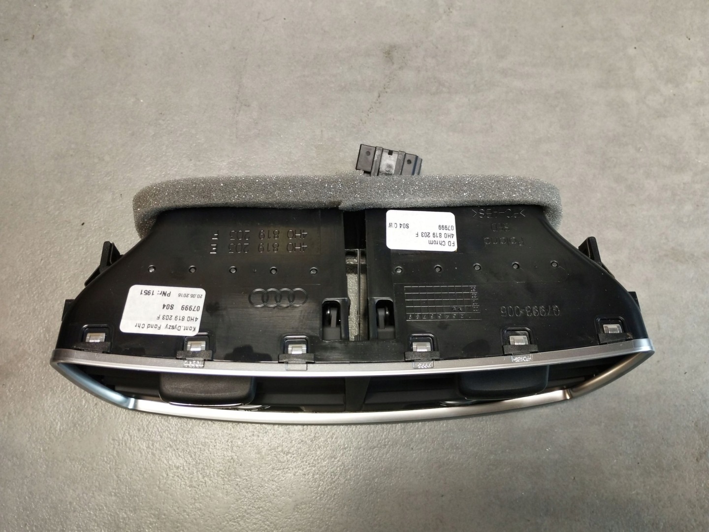 Audi A8 D4 4H grid air conditioning devices 4H0819203F
