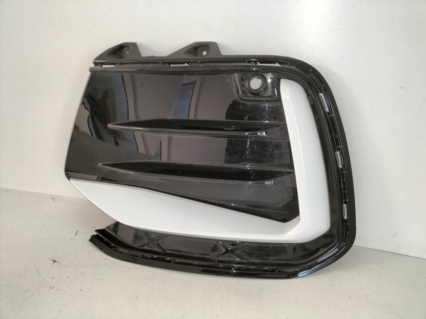 grille grid of a bumper front left VW PASSAT B9 24- R-LINE