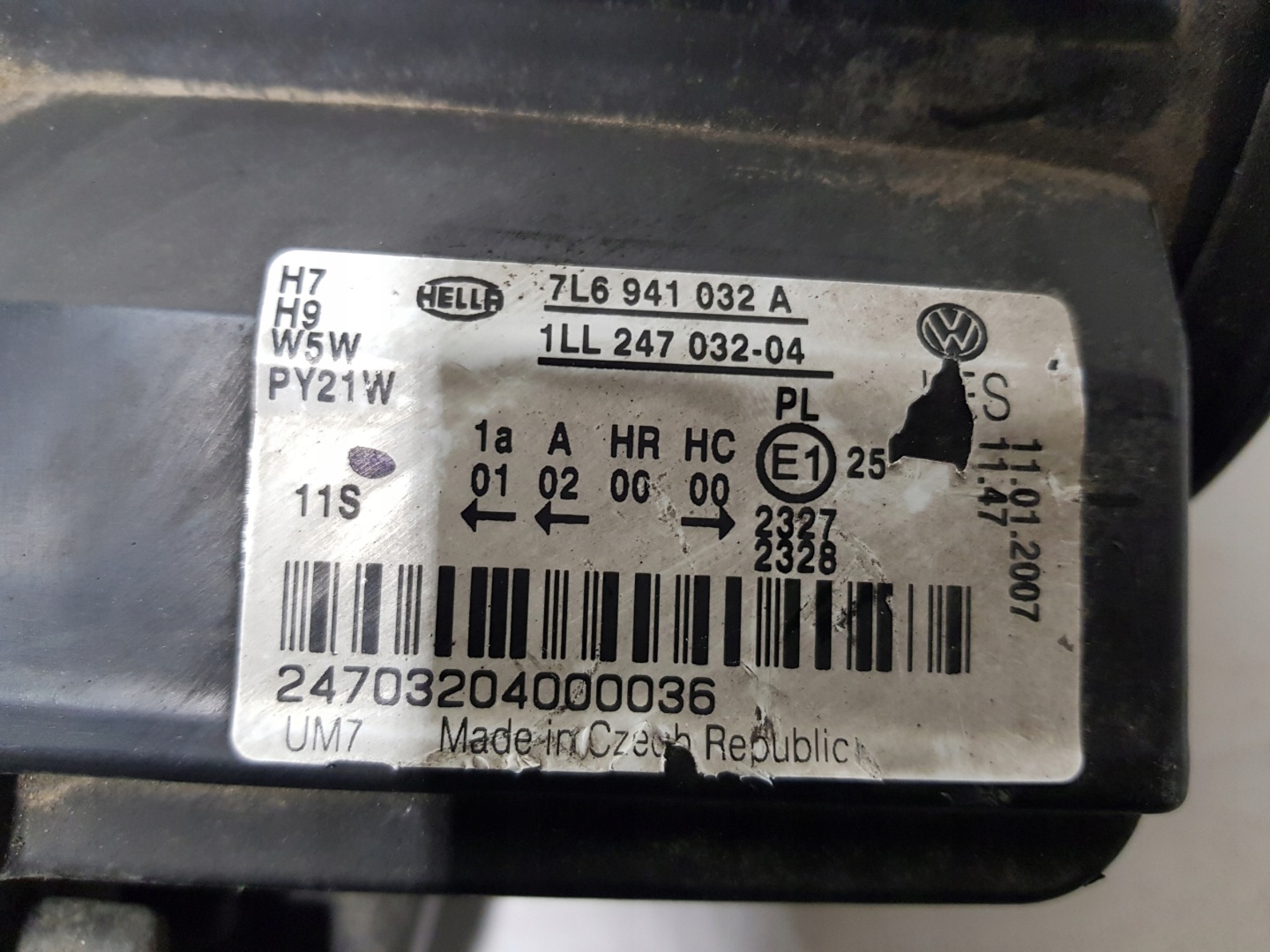 VW TOUAREG LIFT 7L light right front 7L6941032A UK