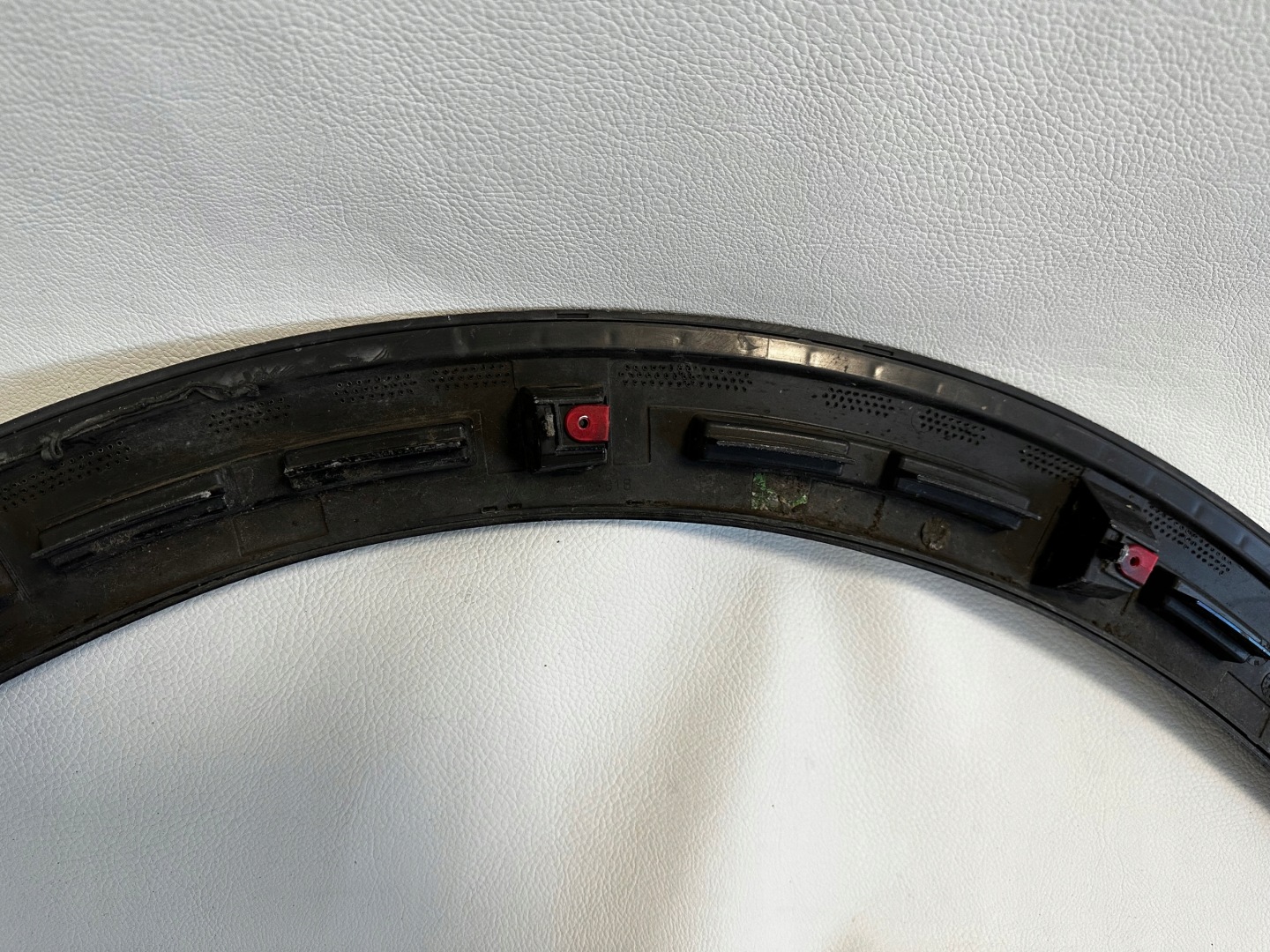 Porsche Cayenne 9Y0 moulding right front