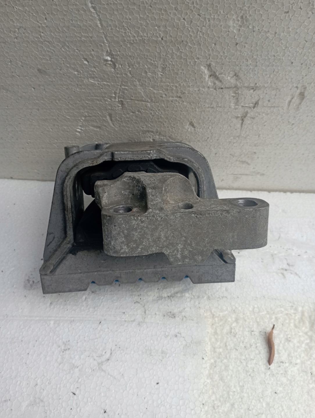 holder engine mount AUDI VW SKODA 1K0199262M