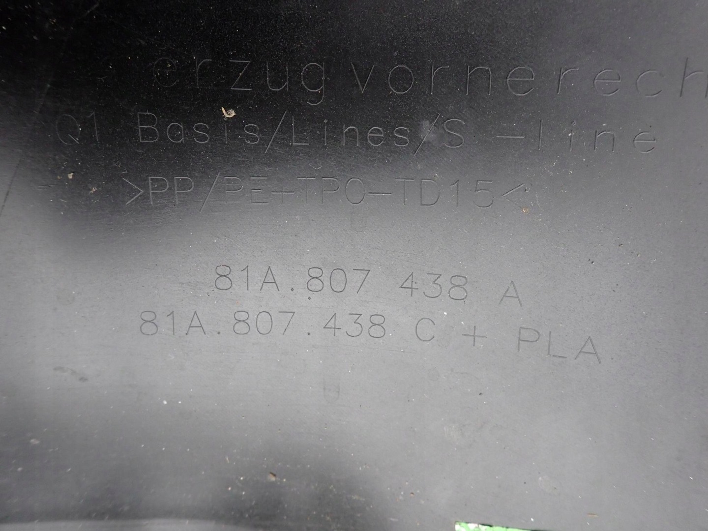 AUDI Q2 16-20 corner BOK of a bumper right front washer