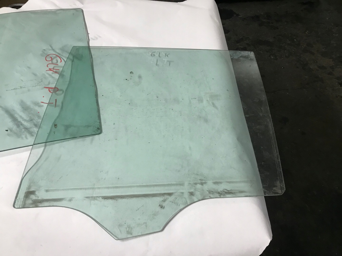 MERCEDES X204 GLK window door rear part left