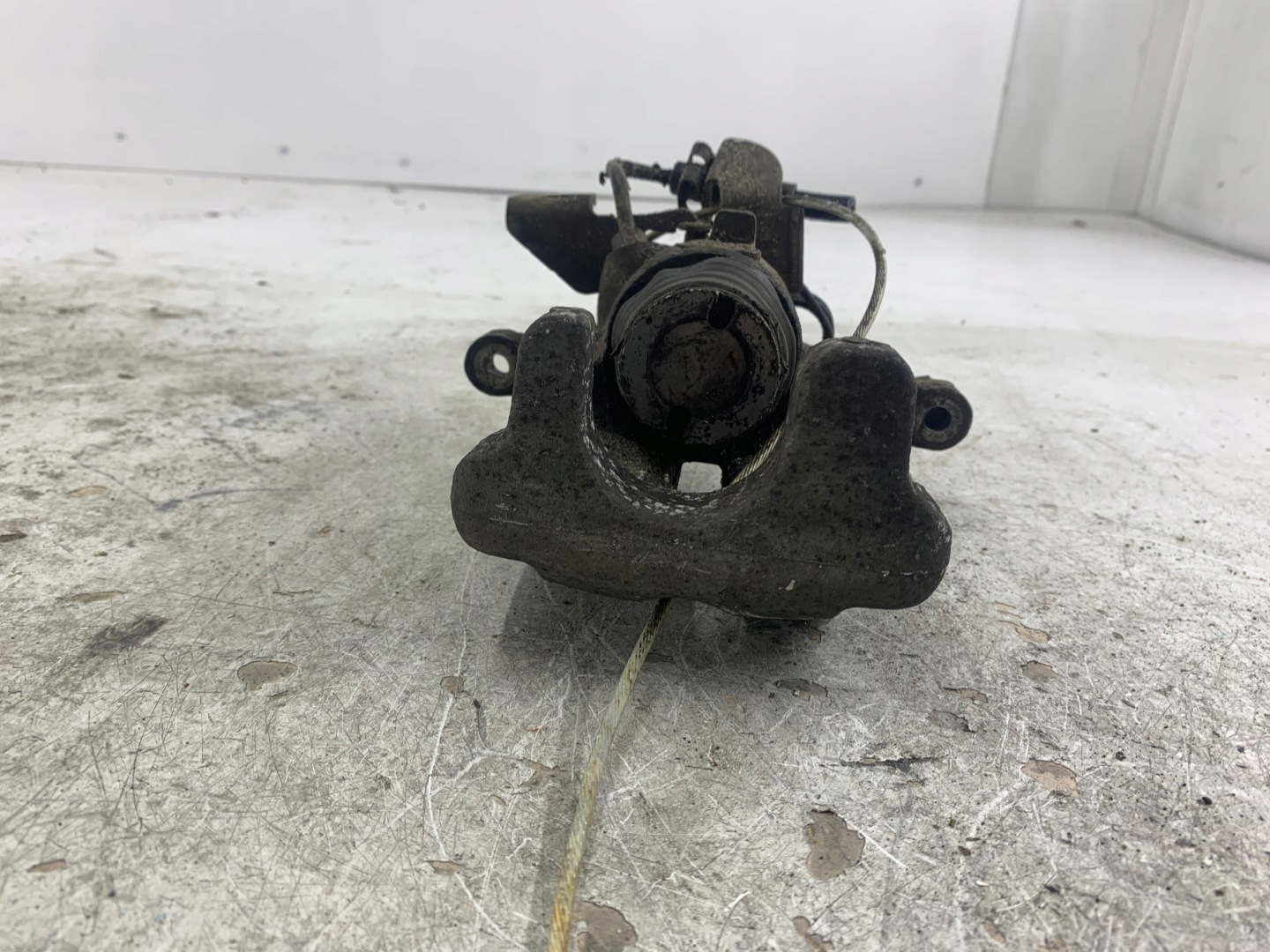 VW PHAETON and caliper brake right rear part