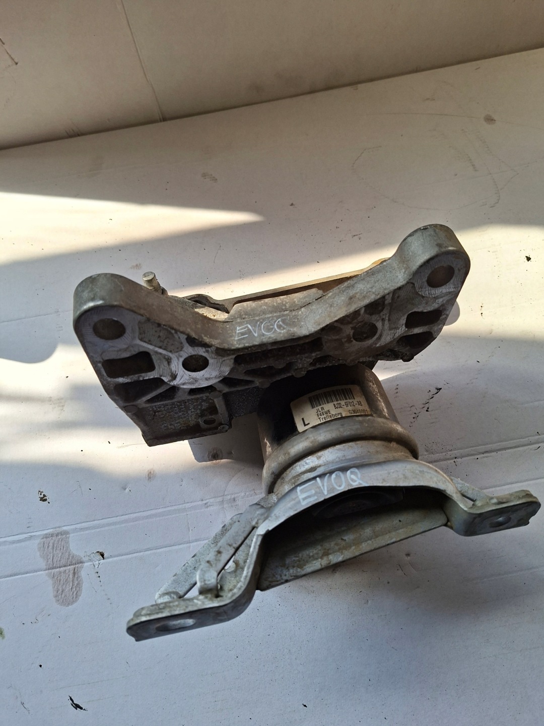holder engine mount RANGE ROVER EVOQUE BJ32-6F012-AB