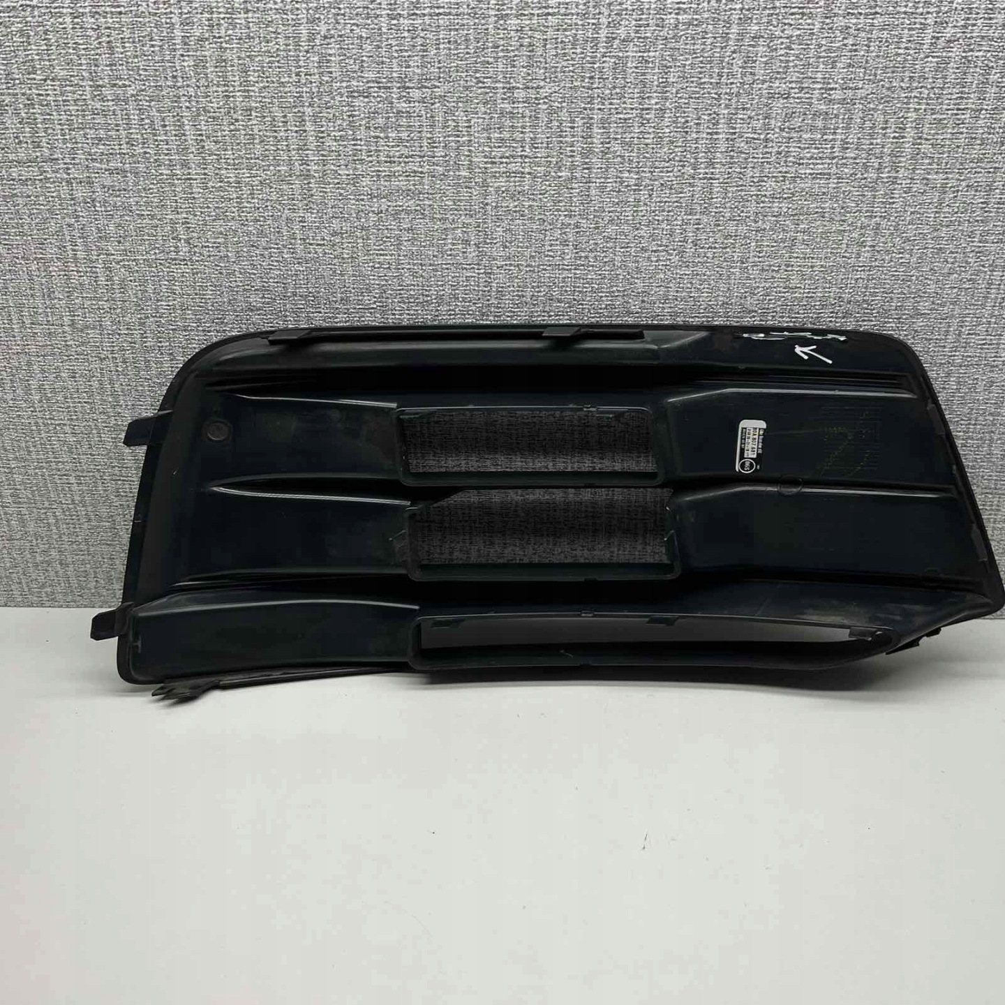 AUDI Q5 80A grid of a bumper left 80A807245 80A807679A