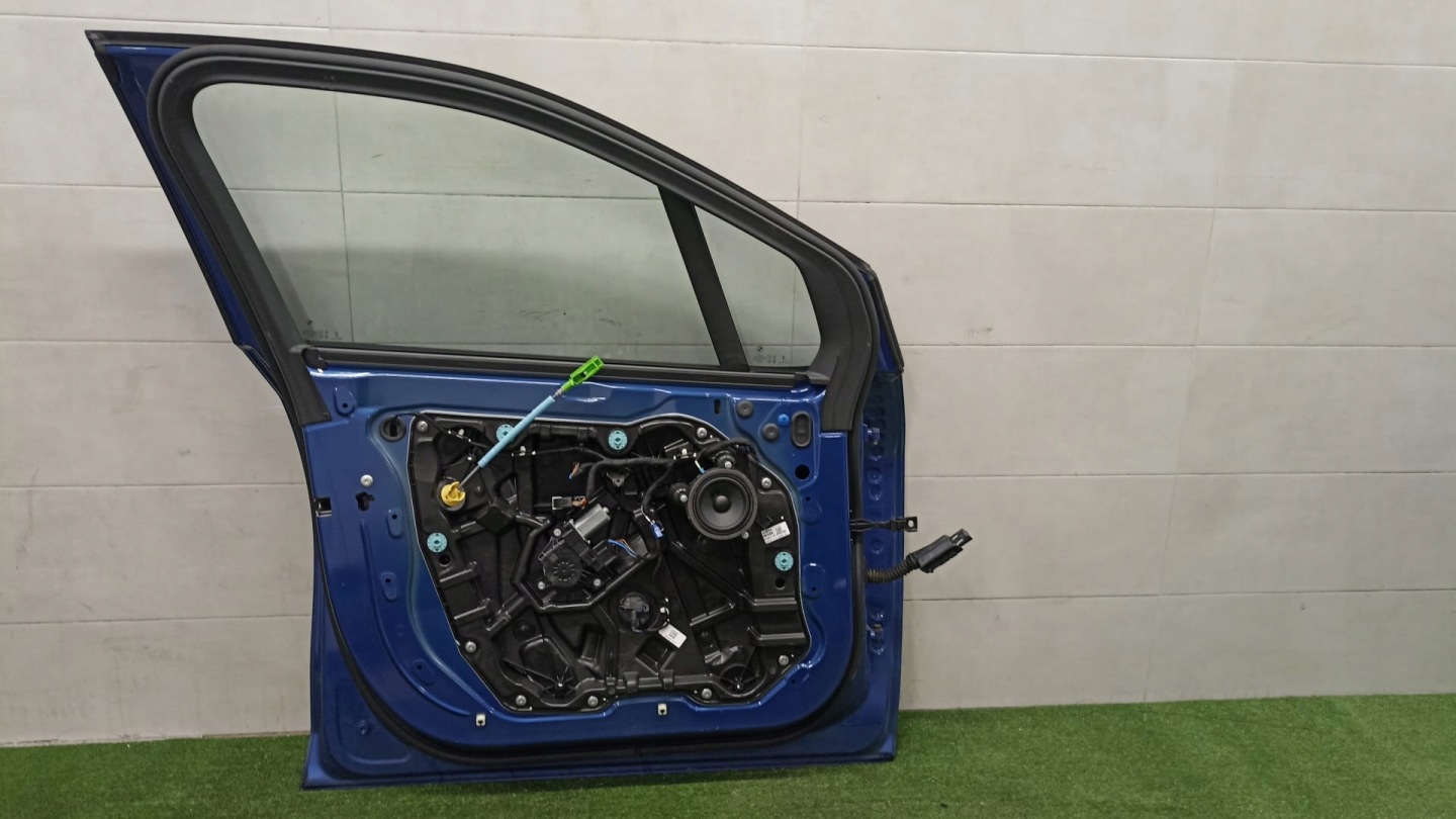 BMW U06 Tür links vorne C31 SHADOWLINE KEYLESS
