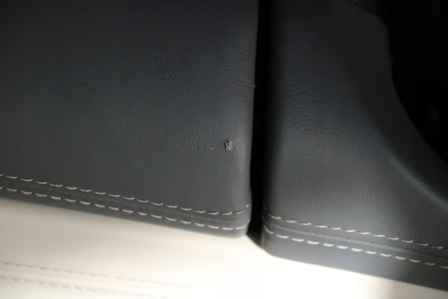 BMW X7 G07 TUNEL central console armrest ELFENBEINWEISS ATLAS GREY