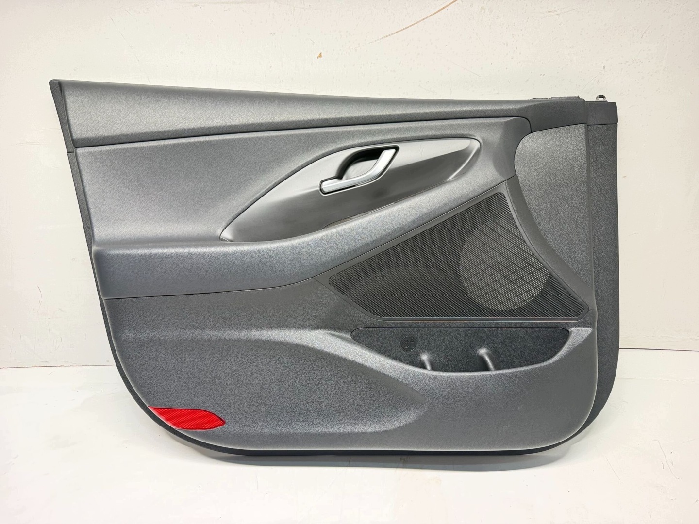 side upholstery door left front HYUNDAI I30 III 82301-G4610 2017