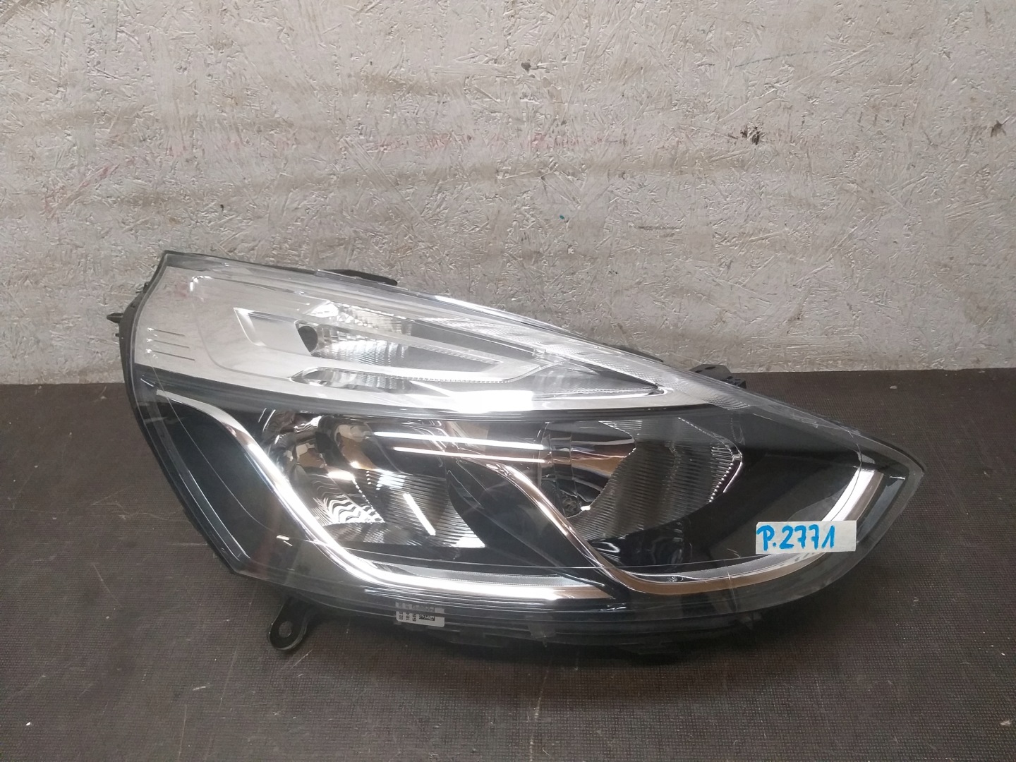 light left right RENAULT CLIO IV 4 260608367R