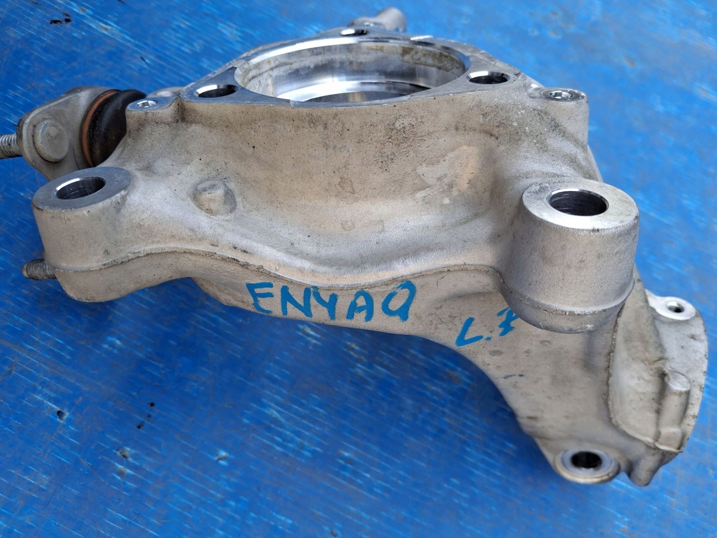 swing front left SKODA ENYAQ 2020R->