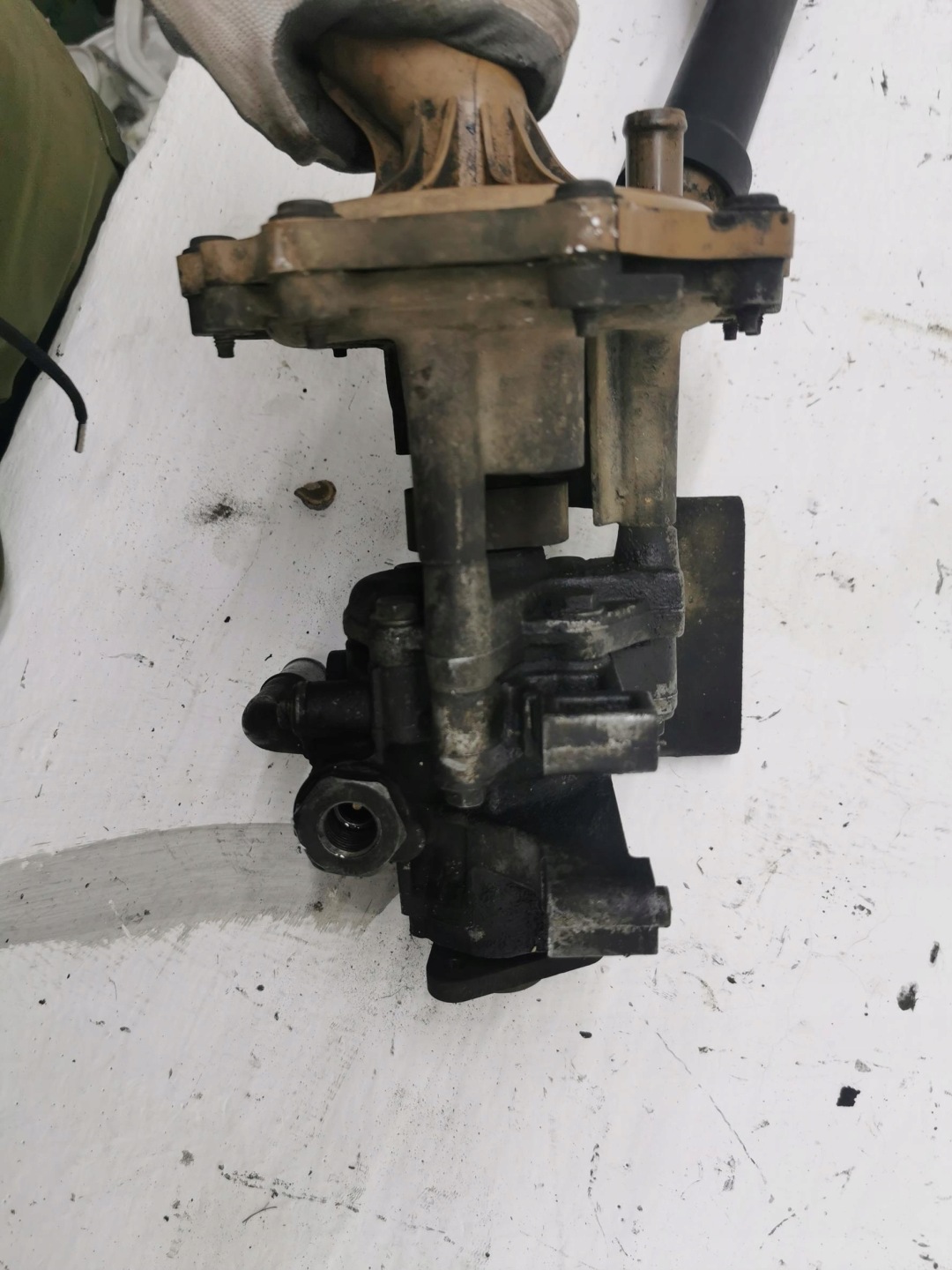 water pump FORD TRANSIT MK7 2.2 TDCI 06-12