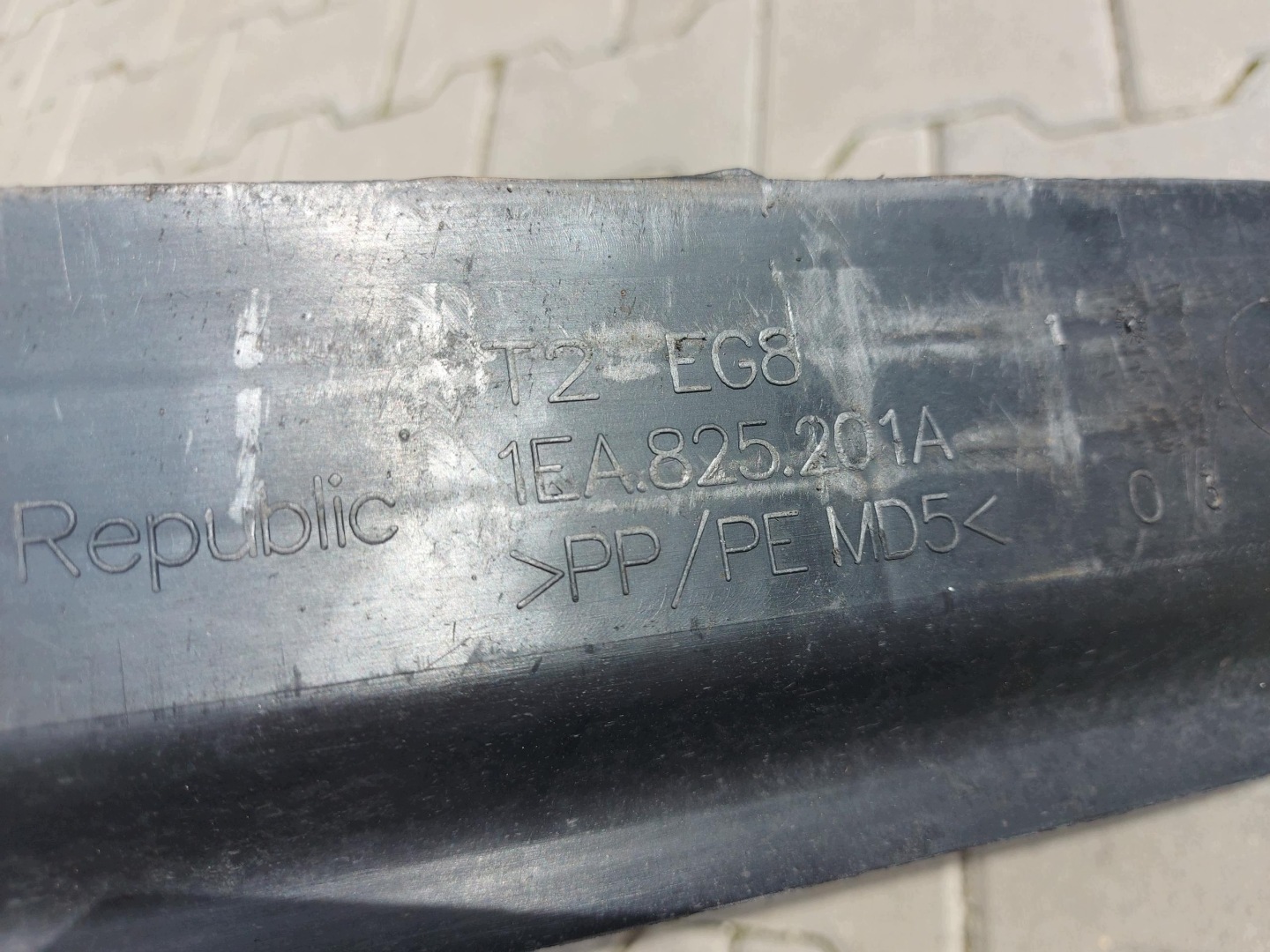 VW ID5 GTX 11E holder mouldings PROGOWEJ left 1EA825201A