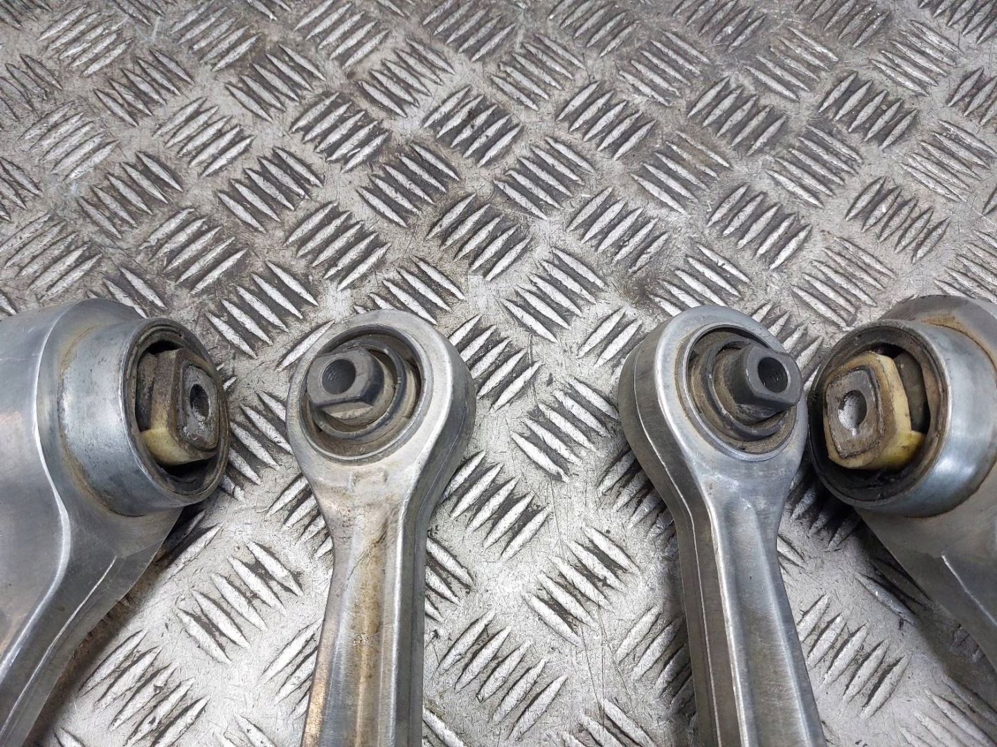 Querlenker vorne KOMPLET AUDI A4 B5 FL