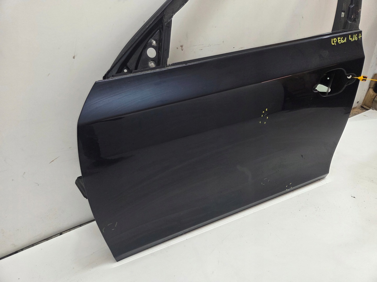 ajtó bal eleje BMW E60 E61 CARBONSCHWARZ