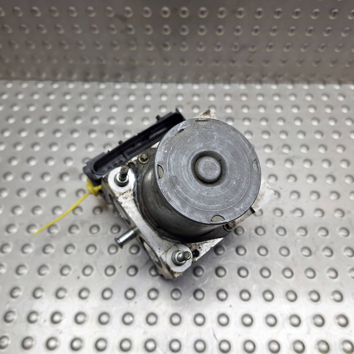 pump control unit ABS 0265234281 47660BC000 NISSAN MICRA K12