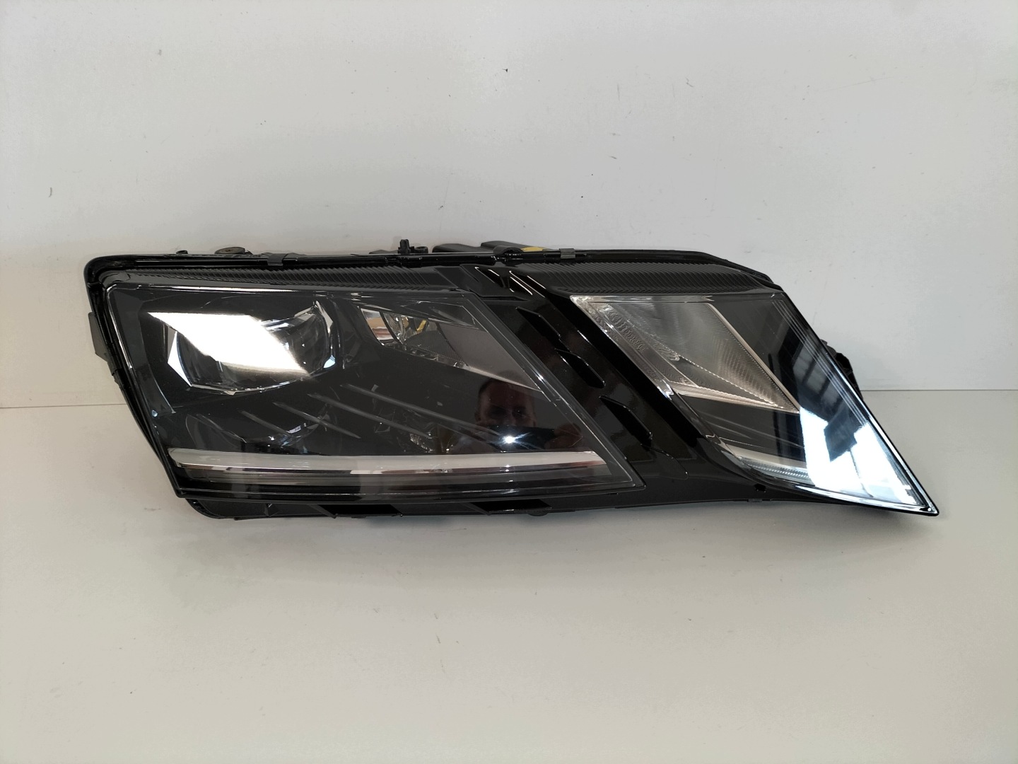 light front reflektor right SKODA OCTAVIA 3 III LIFT 17-20 FULL LED