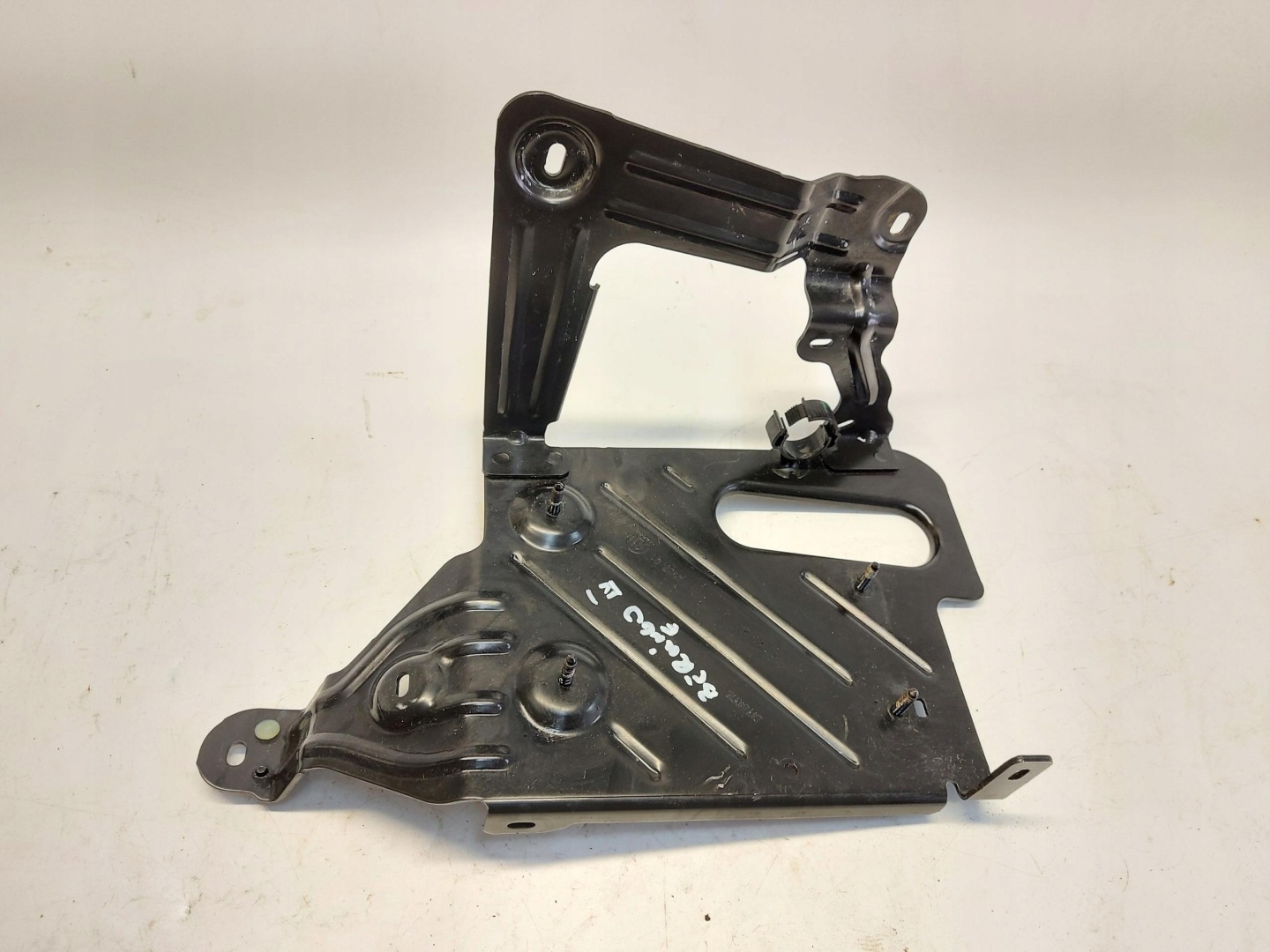 Citroen E-Berlingo IV Stütze Halter 20240917A927