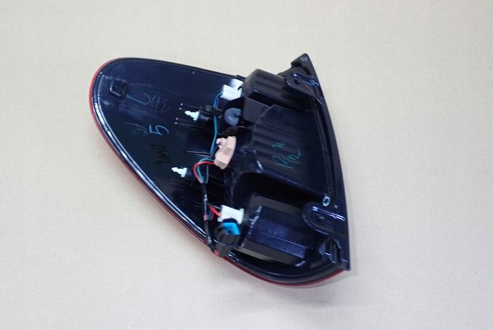 MITSUBISHI L200 05-15 light right rear rear part