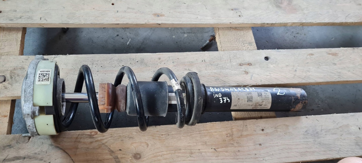 S4 B9 8W A4 shock absorber front front spring 8W0413029H A5 8W S5