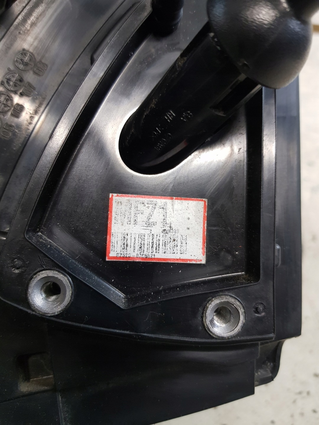 mirror manually right 022710 KIA PICANTO and K: Z1