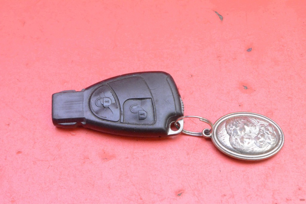 ignition key 2095450508 MERCEDES C-class W203 1.8 compressor; 163 KM 00