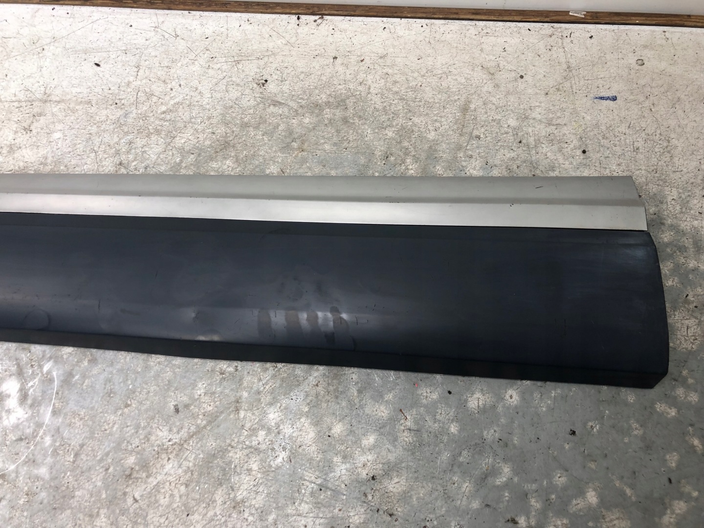 moulding door left rear part AUDI Q7 4M 4M0853969B