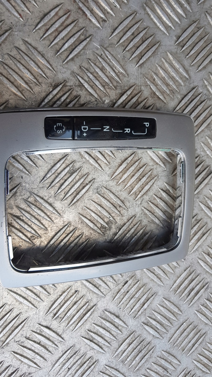 MERCEDES W204 obal kulisy AUTOMAT RÁM a2042673388