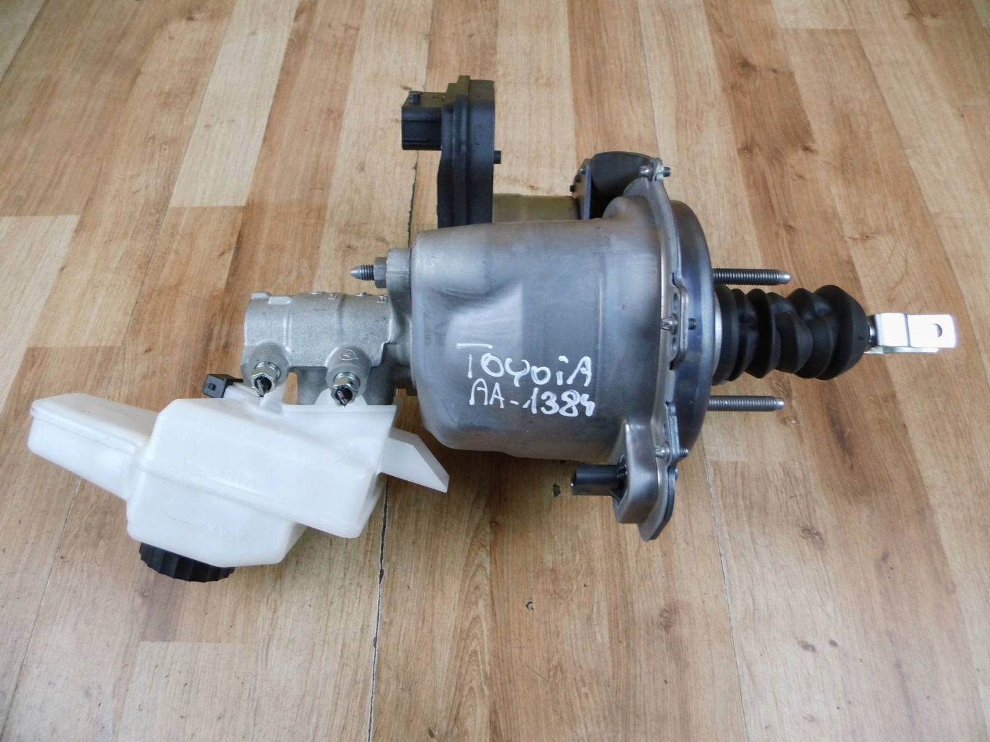 Toyota Yaris IV SERVOSTERZO Servofreno servo 472100D010